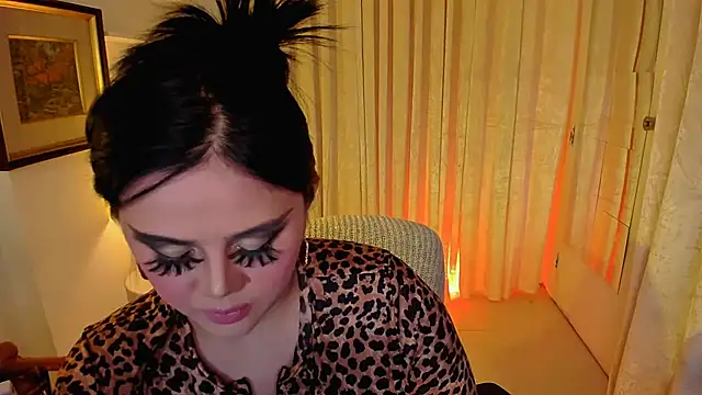 divorced_ms_valeria - DIVORCED_MS_VALERIA's free webcam - UK Sex Cams