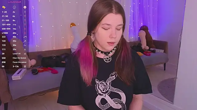 mira_falls - Mira_Falls's free webcam - UK Sex Cams