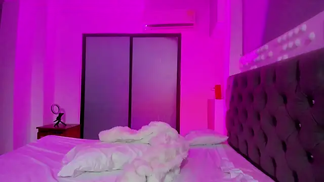 big_ass_show - Big_ass_show's free webcam - UK Sex Cams