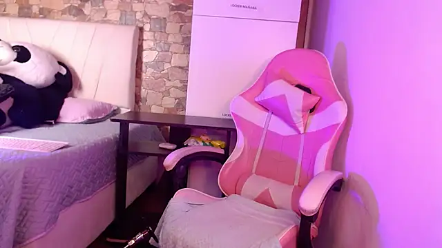 julz_03 - Julz_03's free webcam - UK Sex Cams