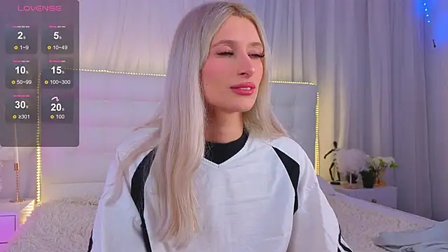 monica_leen - Monica_Leen's free webcam - UK Sex Cams