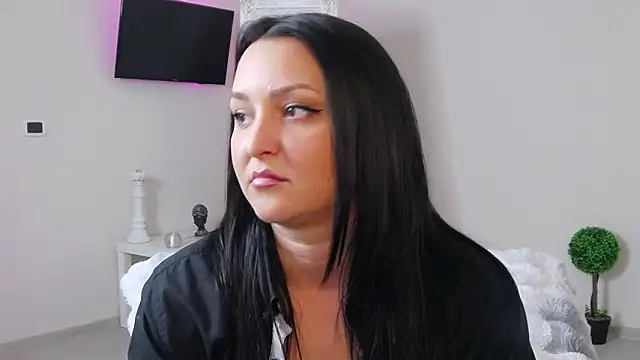 inesnova - InesNova's free webcam - UK Sex Cams