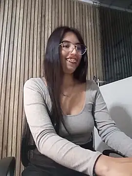 valk_submissive - Valk_submissive's free webcam - UK Sex Cams