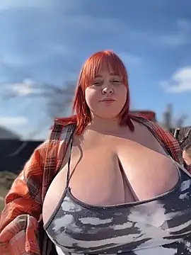 SweetCuteGirls1023 from StripChat is Freechat