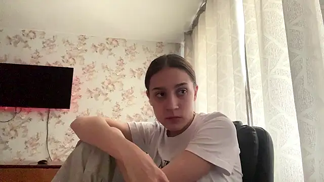 pagedlard (F teen) - show color panties