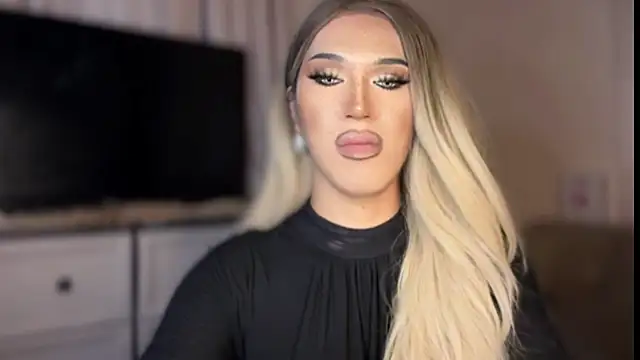 ts_glamxx (T young) - I NEED SOMEONE TO CUDDLE <3