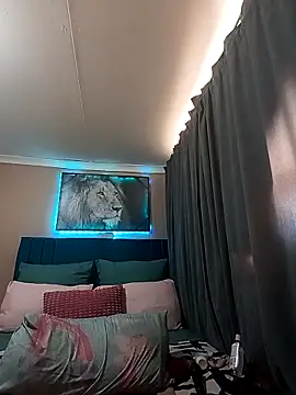 queen-chocolate - Queen-Chocolate's free webcam - UK Sex Cams