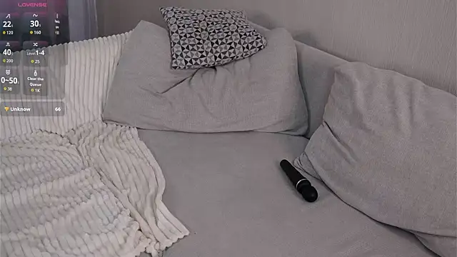 judesteuart (F teen) - wet my tits honey