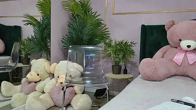 kirrawhite - KirraWhite's free webcam - UK Sex Cams