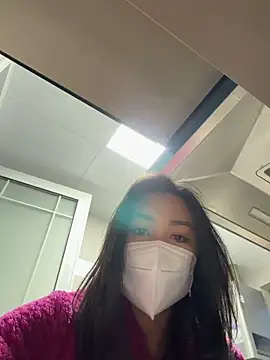 美女yuanduo-baby在线直播