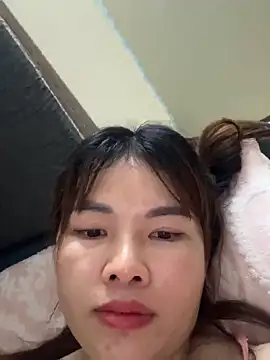 Webcam Model (Loyalty-love)  is live.Free join now!