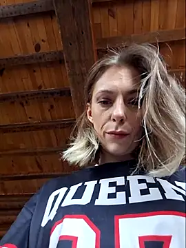 Webcam Model (Miss_North)  is live.Free join now!