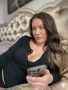 hotxmom_ (F young) - pleasure me with vibes