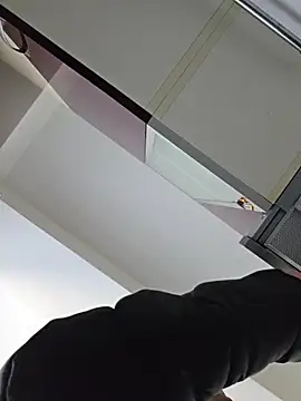 Webcam Model (Risky_woman)  is live.Free join now!