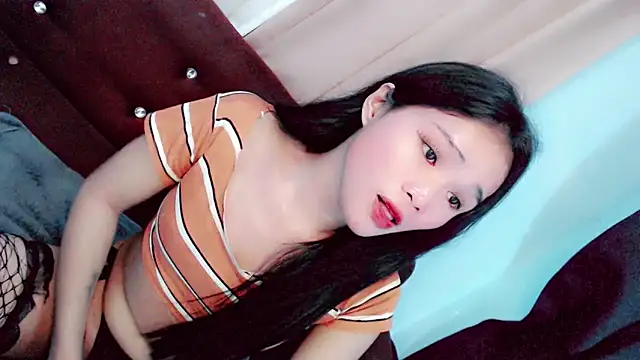 amomentoflust99 (T young) - SHOW ME SOME LOVE AND MOTIVATION TO CUM!