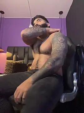 Lyon_vach live sex cam