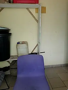 vannycov (M young) - Please help me rent an apartment