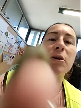 Webcam Model (bichota85) is live