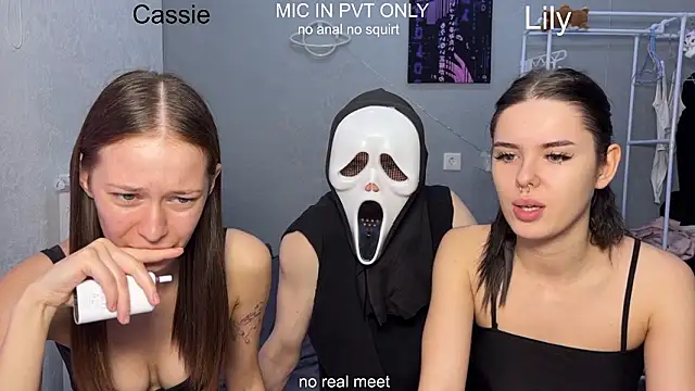 girls_secrets (G young) - flash tits