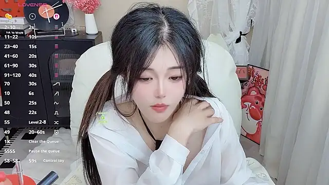 美女CeeKie在线直播