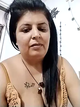 Webcam Model (Jann_Riya333)  is live.Free join now!