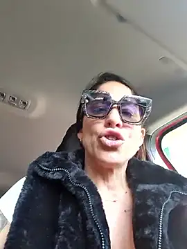 sexy7883 (G milf) - @play pussy fuori dalla macchina