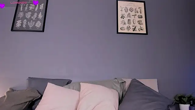 charlotte_lovee_ - Charlotte_lovee_'s free webcam - UK Sex Cams