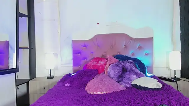 kitty_queen10 - Kitty_queen10's free webcam