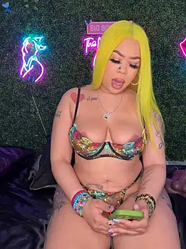 Webcam Model (RenaThickAss)  is live.Free join now!