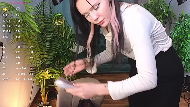 kittenlolla (F teen) - flash tits