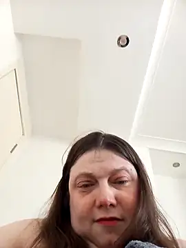 Webcam Model (HotHornyEmmaX)  is live.Free join now!