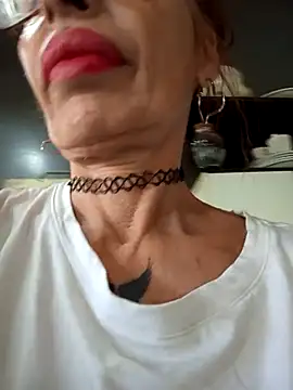 Webcam Model (FrozenWaffle)  is live.Free join now!