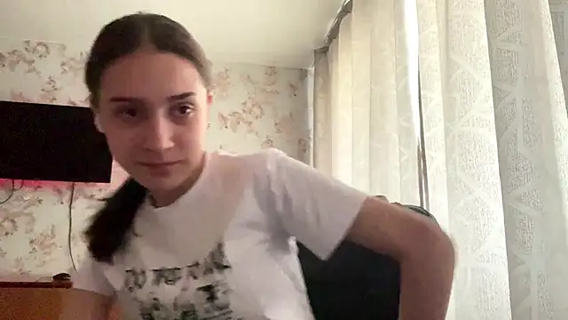 pagedlard (F teen) - show color panties