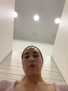 holly_play (F young) - make my panties wet with VIBRATIONS