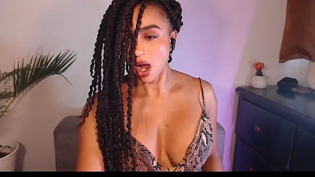 destinne_mill_ (F milf) - blowjob