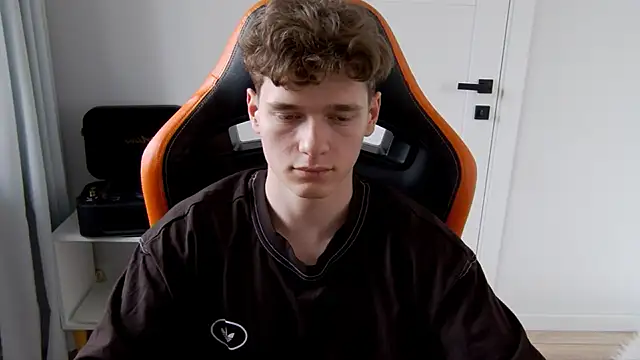 danydavis (M twink) - make dany happy today