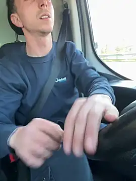 davide9910x (M young) - Tutto nudo e sborro