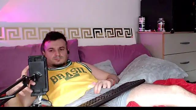 iuligruia69 - Iuligruia69's free webcam - UK Sex Cams