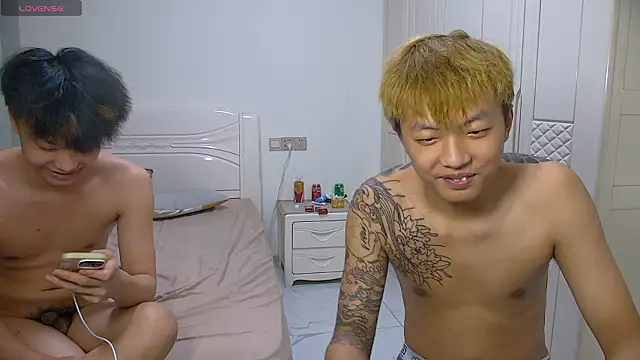 Chocolates-001 live sex cam