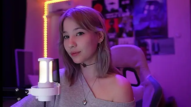 traharaa (F teen) - doggy