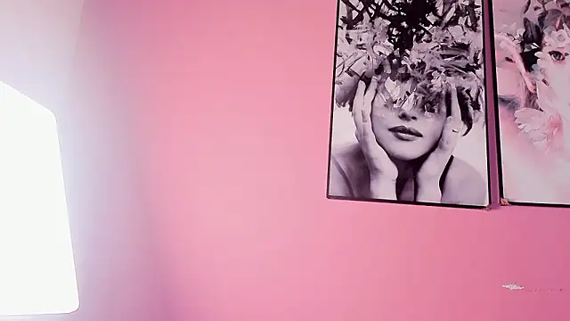 aria_sims (F teen) - tease boobs + little flash🎀