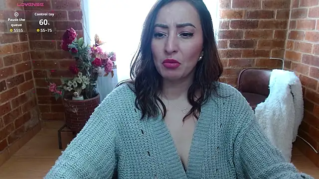 rashellroses22 (F young) - show cream