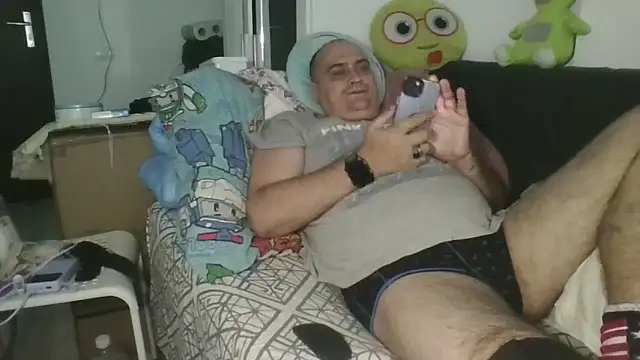 vitalik66679 - Vitalik66679's free webcam - UK Sex Cams