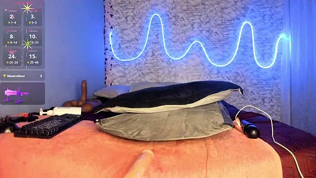 morochaa-fire (F young) - put necklace