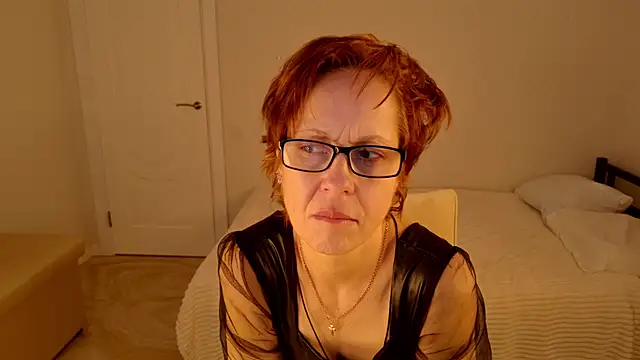 LioraWeiss live sex cam