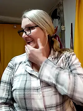 irinamaux - Irinamaux's free webcam - UK Sex Cams