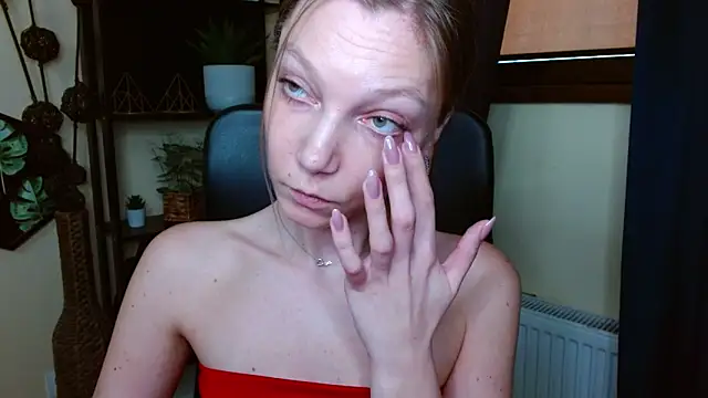 emillyplay - EmillyPlay's free webcam - UK Sex Cams