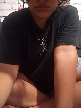 Webcam Model (sivi22)  is live.Free join now!