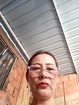 Webcam Model (Salome_69) is live