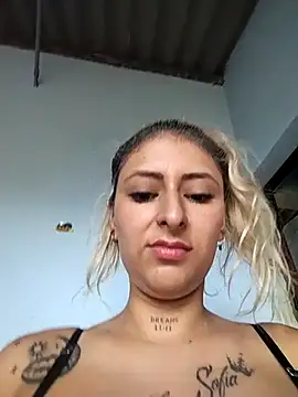 Webcam Model (catalella16)  is live.Free join now!